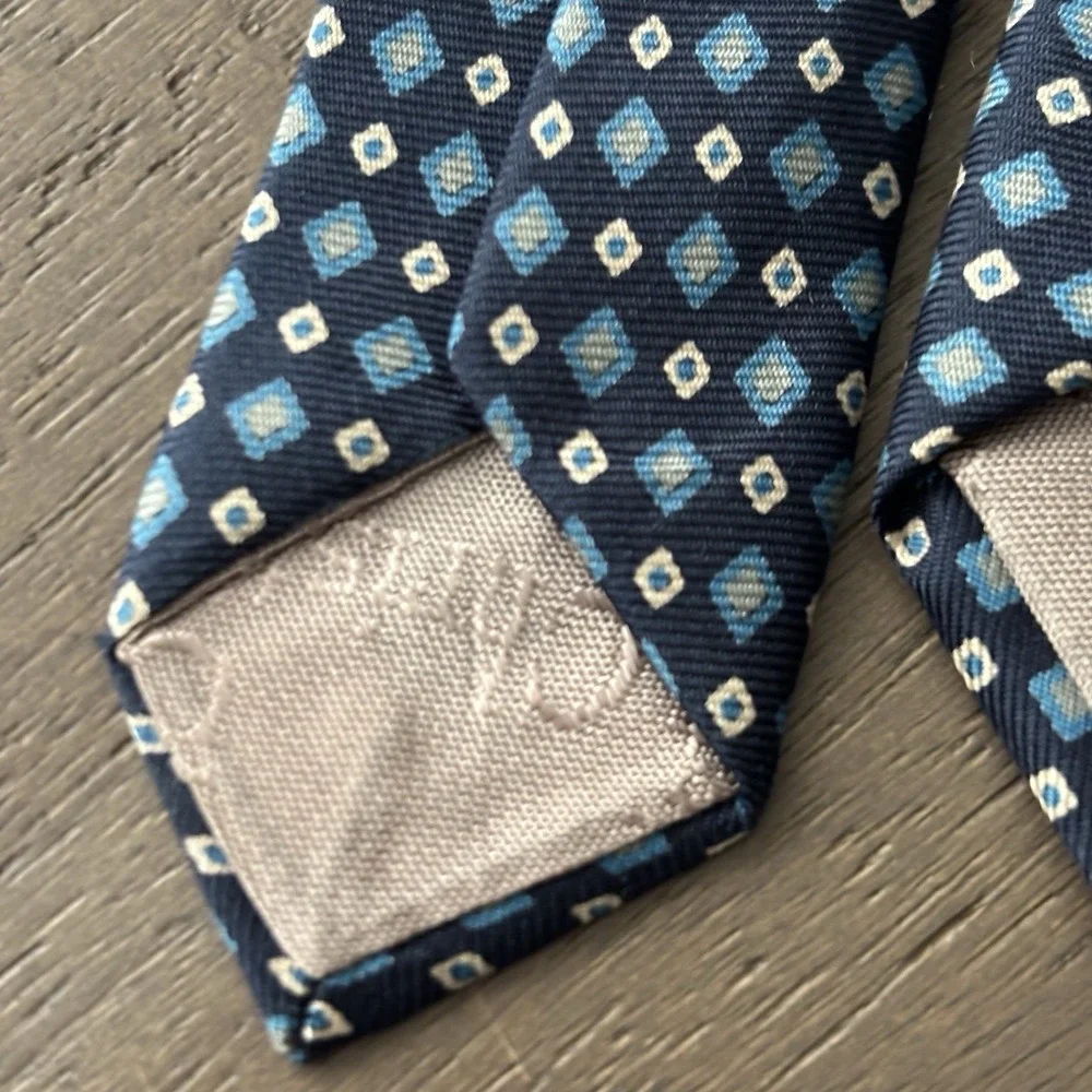 Christian Dior Mens Neck‎ Tie Blue Diamond Pattern Italian Silk Tie Made In USA